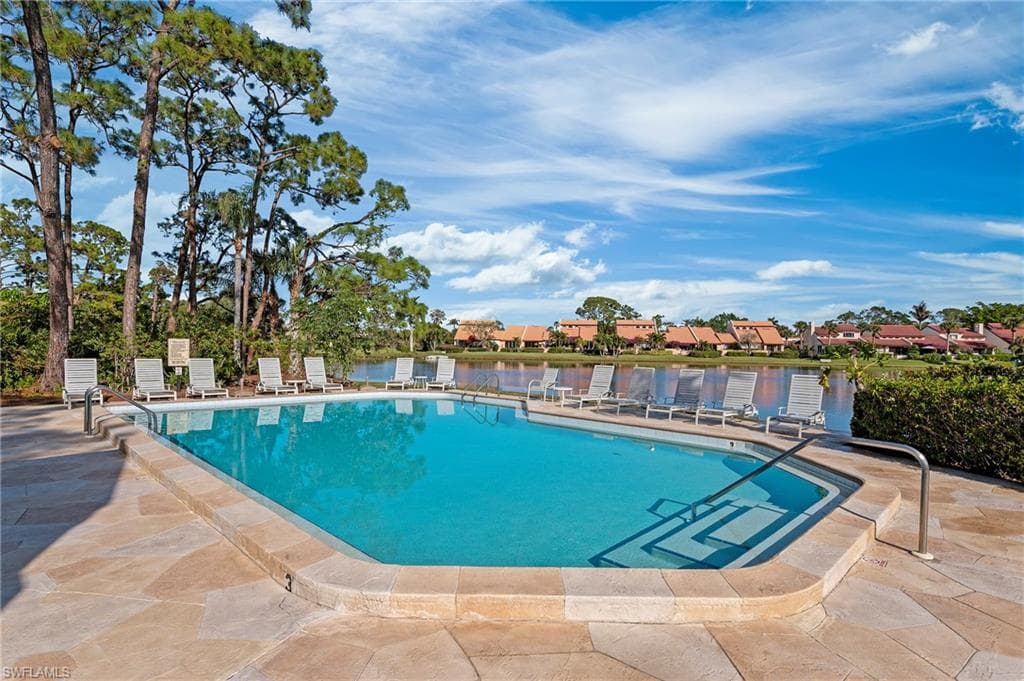 15330 Cedarwood Ln 203, Naples, FL 34110-27
