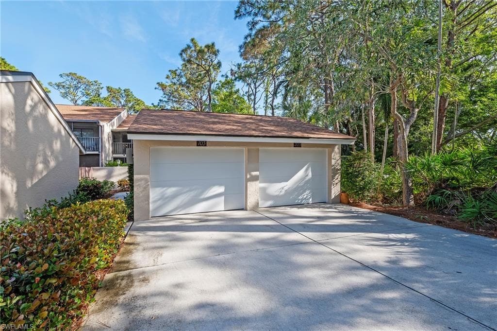 15330 Cedarwood Ln 203, Naples, FL 34110-4