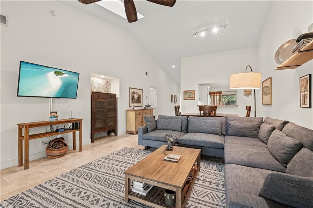 15330 Cedarwood Ln 203, Naples, FL 34110-6