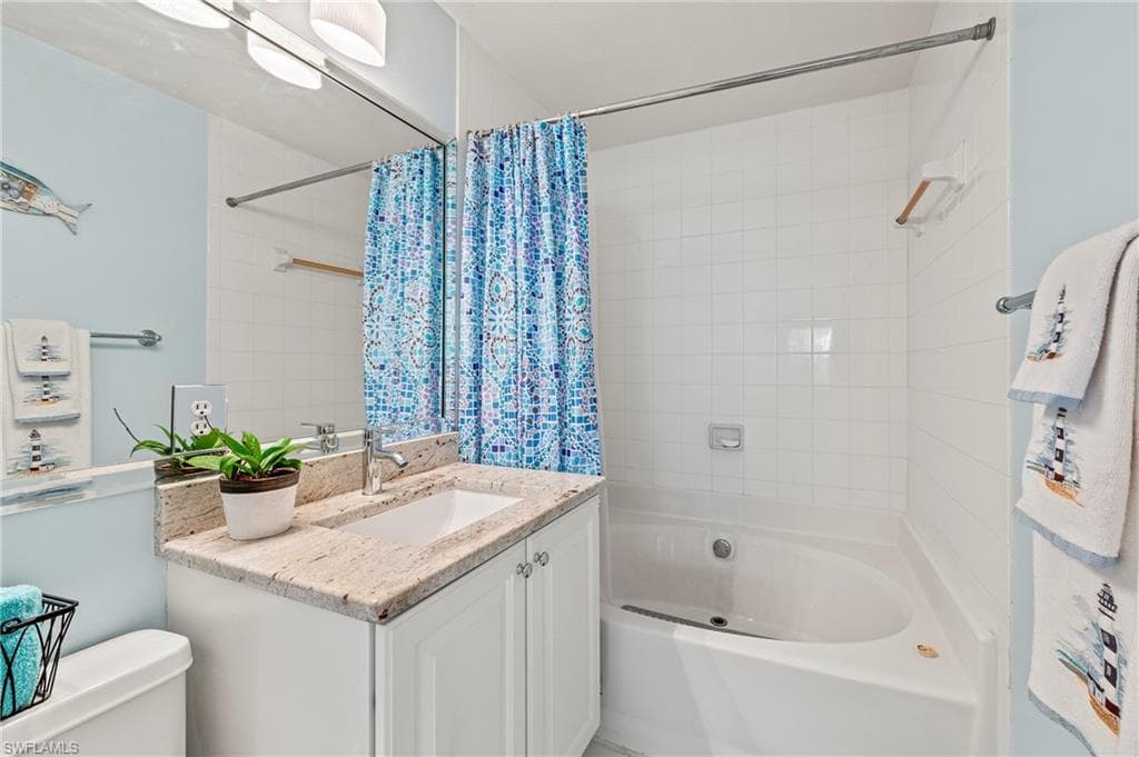 992 Woodshire Ln D205, Naples, FL 34105-19
