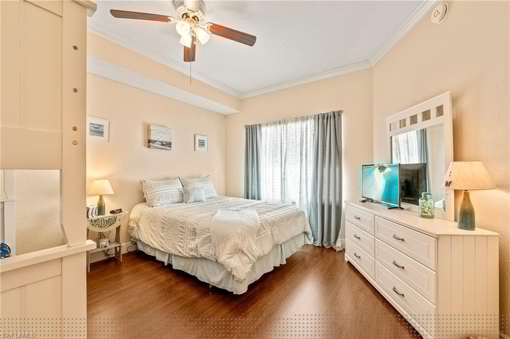 992 Woodshire Ln D205, Naples, FL 34105-20
