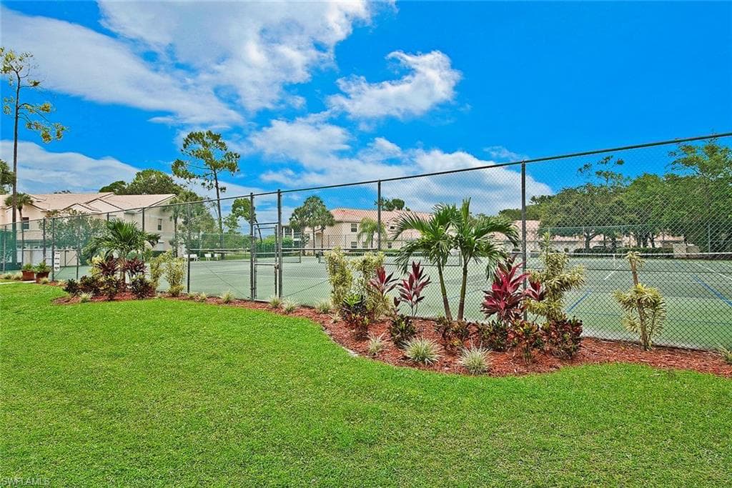 992 Woodshire Ln D205, Naples, FL 34105-27
