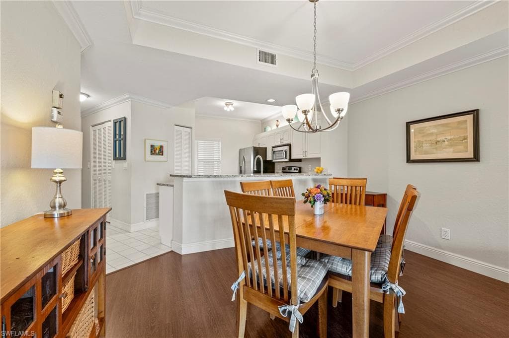 992 Woodshire Ln D205, Naples, FL 34105-8