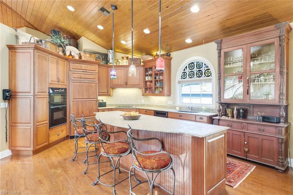 263 10th Ave S, Naples, FL 34102-14