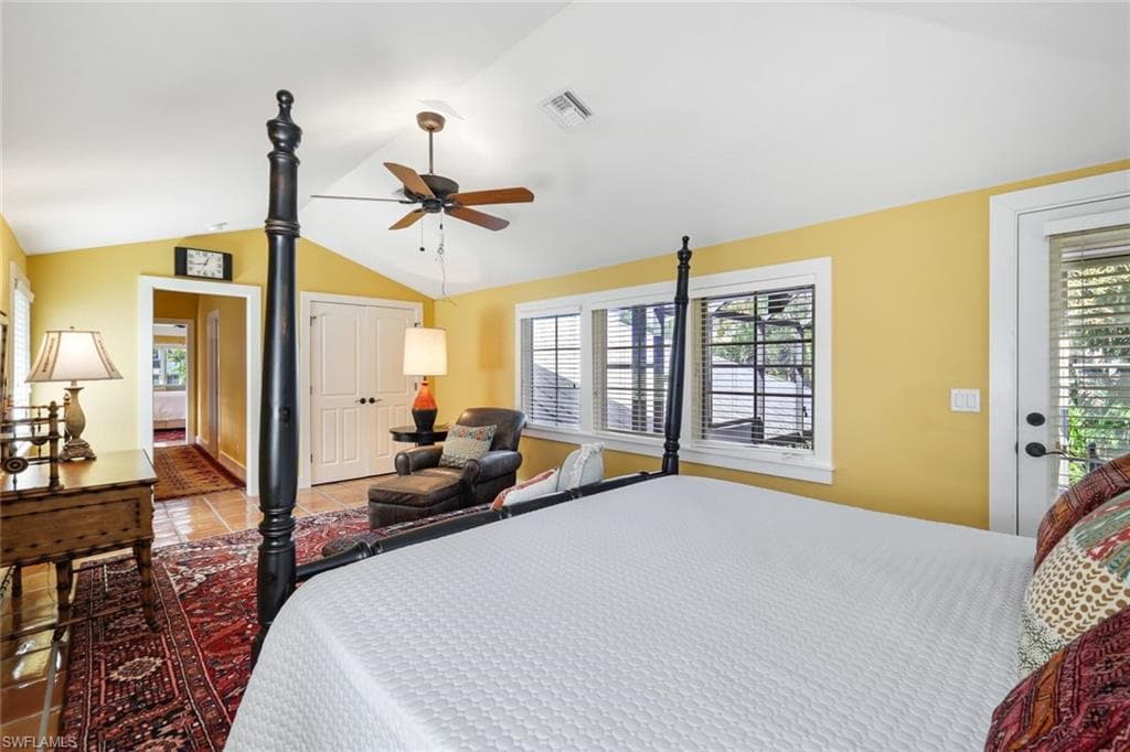 263 10th Ave S, Naples, FL 34102-27