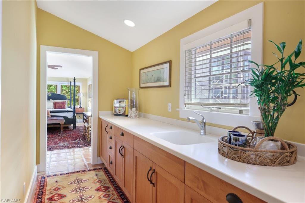 263 10th Ave S, Naples, FL 34102-30