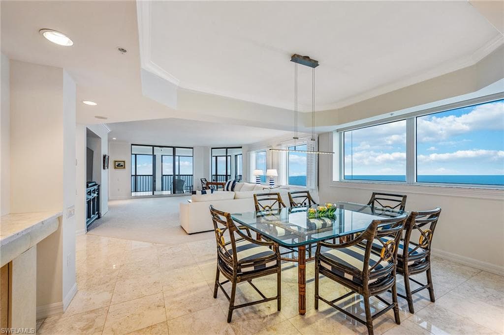 8171 Bay Colony Dr 2004, Naples, FL 34108-9