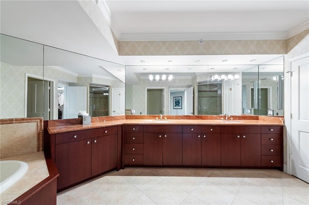 8171 Bay Colony Dr 2004, Naples, FL 34108-13