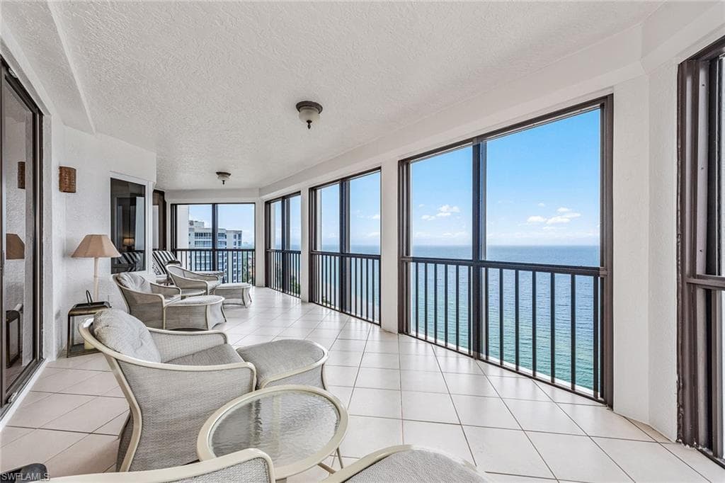 8171 Bay Colony Dr 2004, Naples, FL 34108-1
