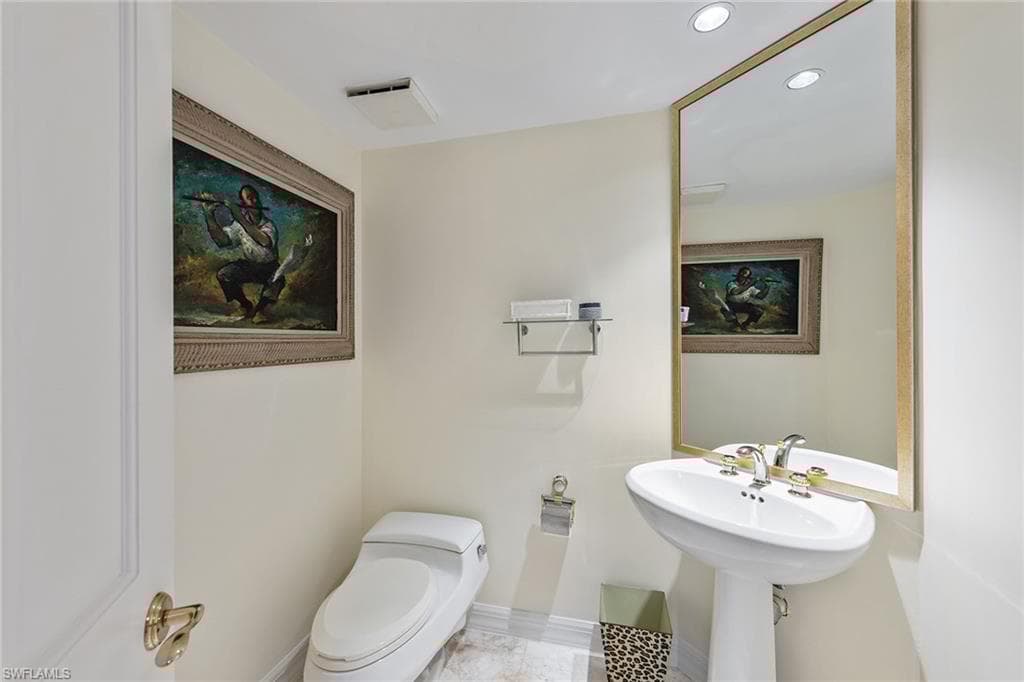 8171 Bay Colony Dr 2004, Naples, FL 34108-22