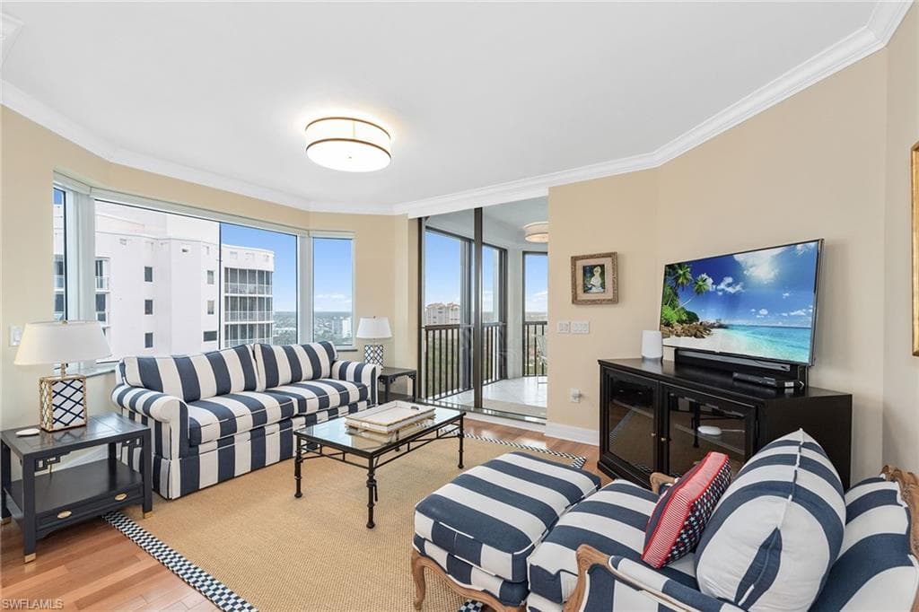 8171 Bay Colony Dr 2004, Naples, FL 34108-23