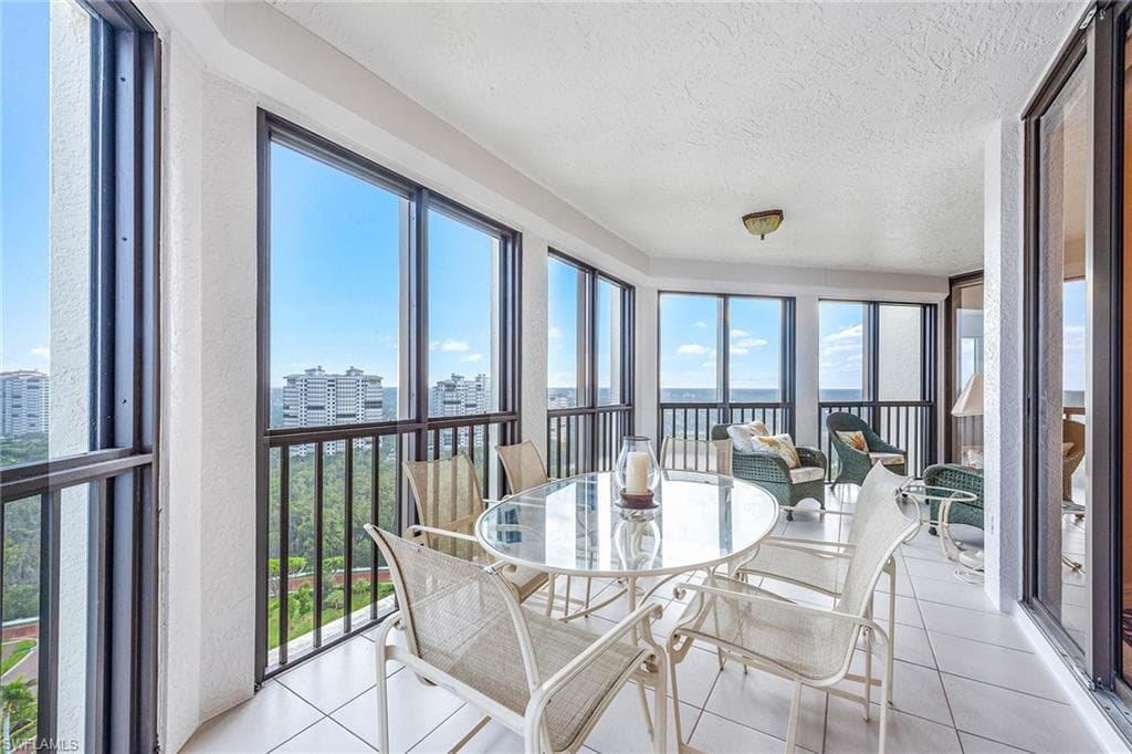 8171 Bay Colony Dr 2004, Naples, FL 34108-27