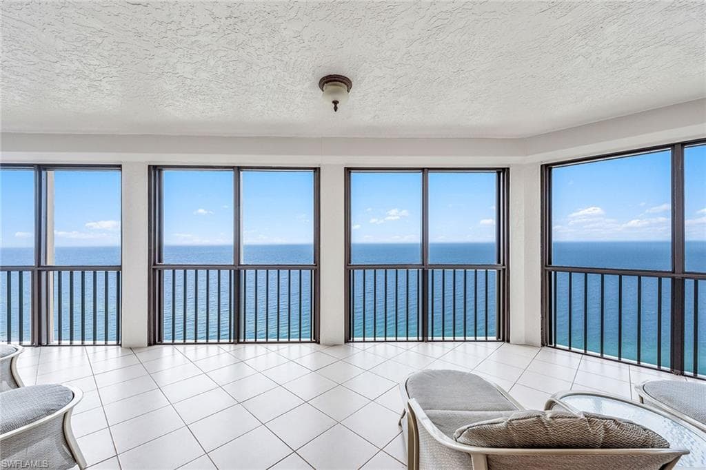 8171 Bay Colony Dr 2004, Naples, FL 34108-29