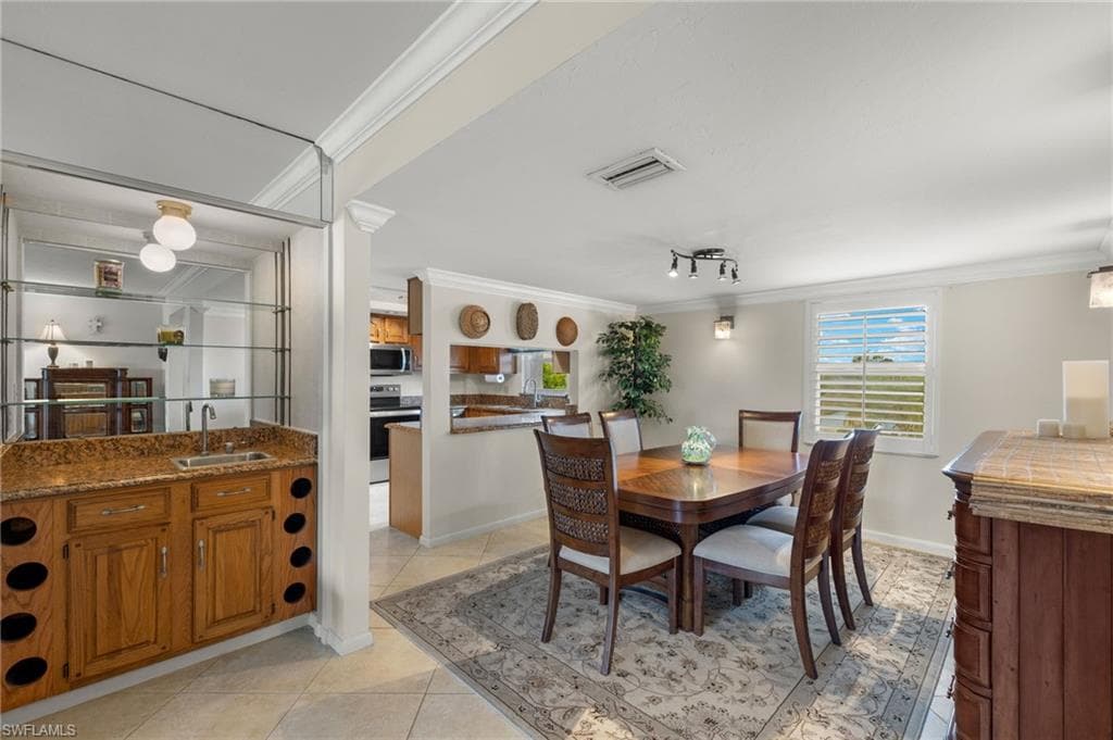 1510 Imperial Golf Course Blvd 133, Naples, FL 34110-18