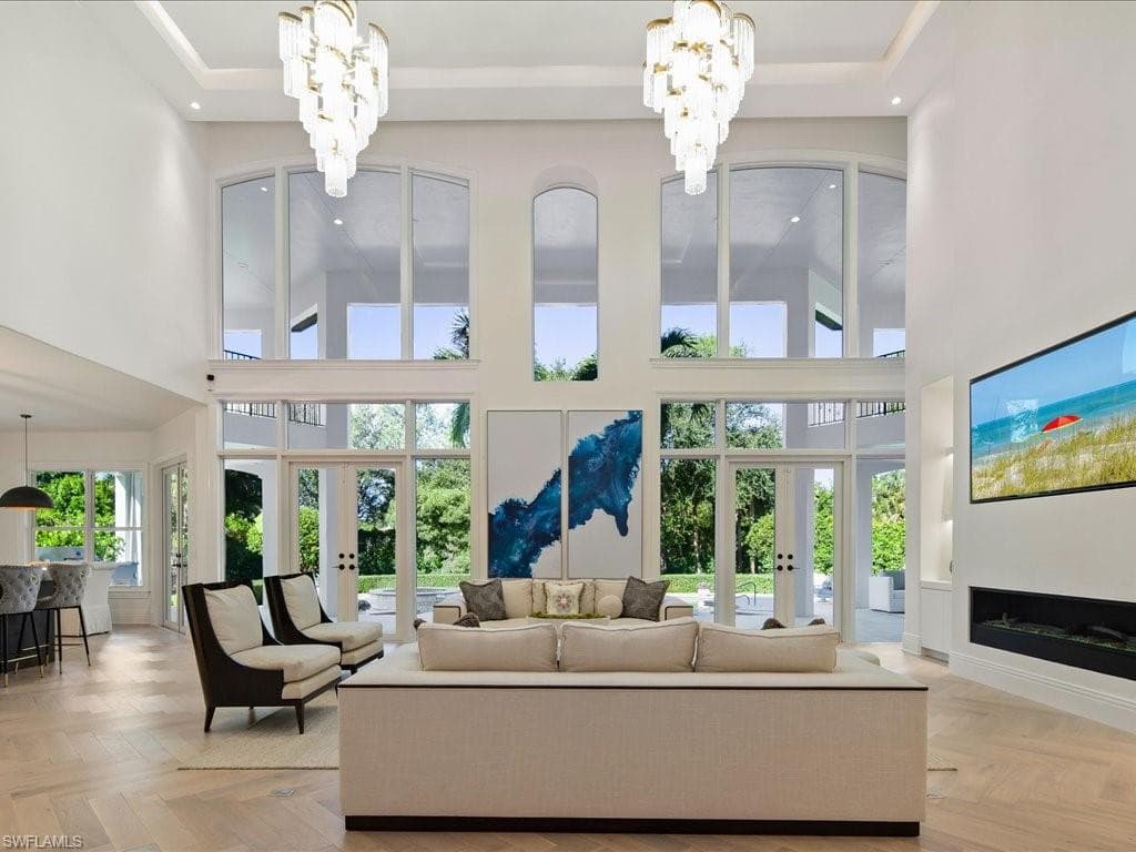 9129 The Ln, Naples, FL 34109-12