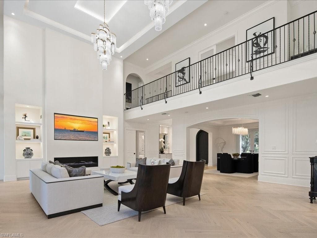 9129 The Ln, Naples, FL 34109-15