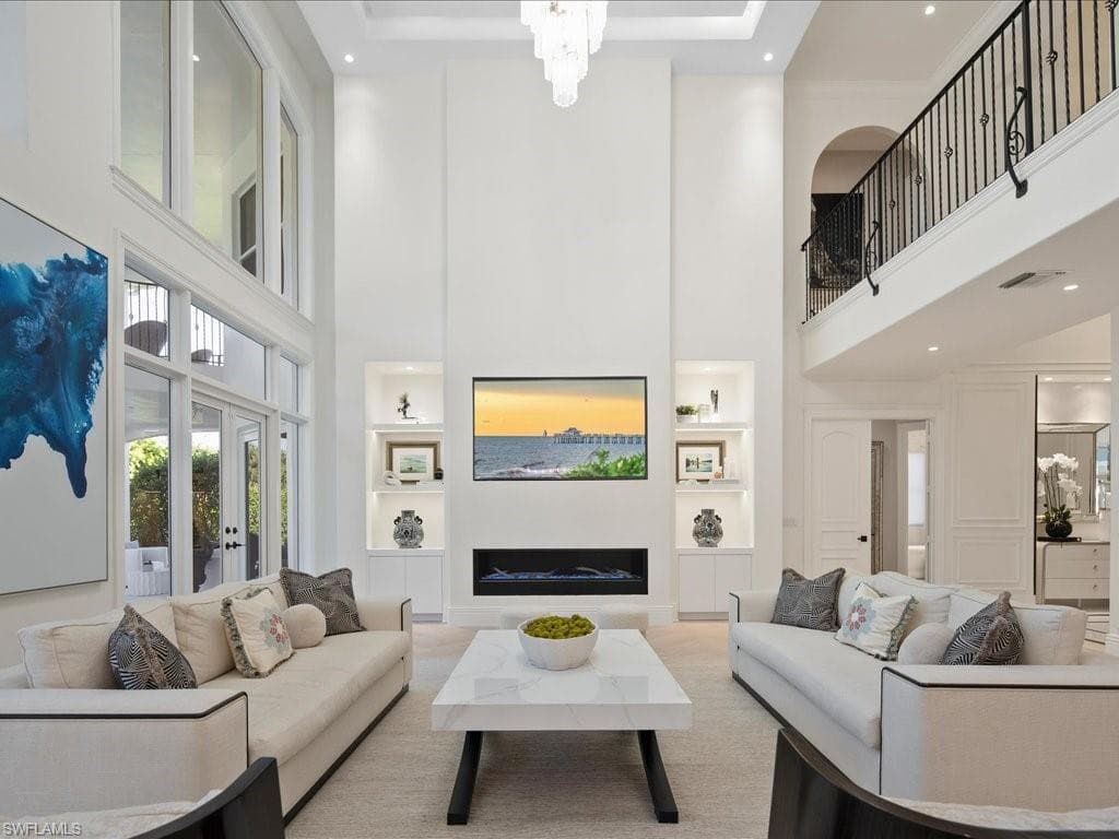9129 The Ln, Naples, FL 34109-16