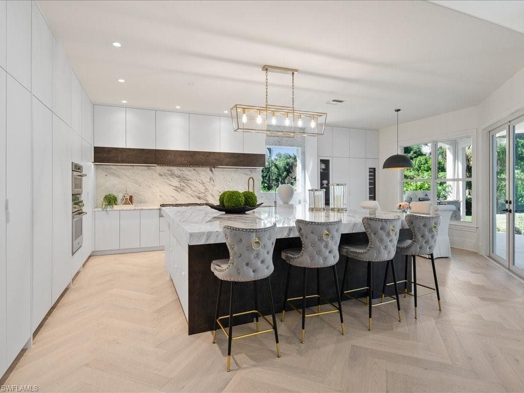 9129 The Ln, Naples, FL 34109-20