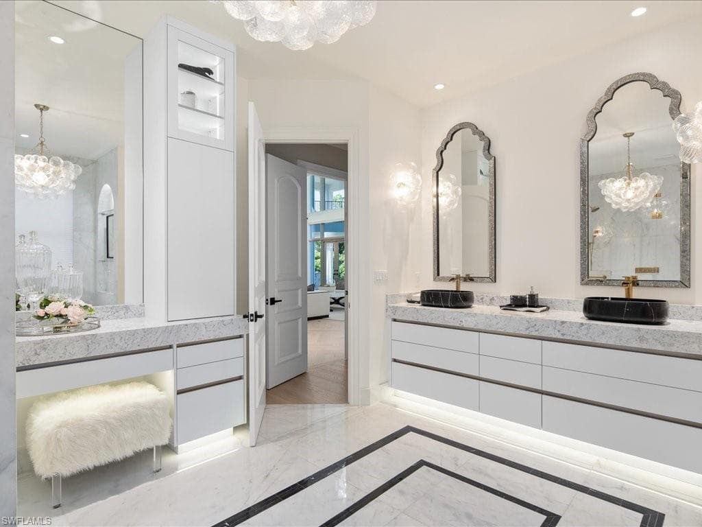 9129 The Ln, Naples, FL 34109-25