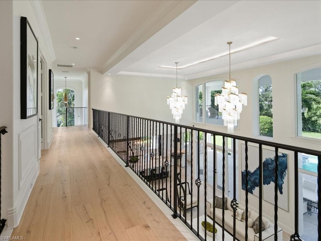 9129 The Ln, Naples, FL 34109-32