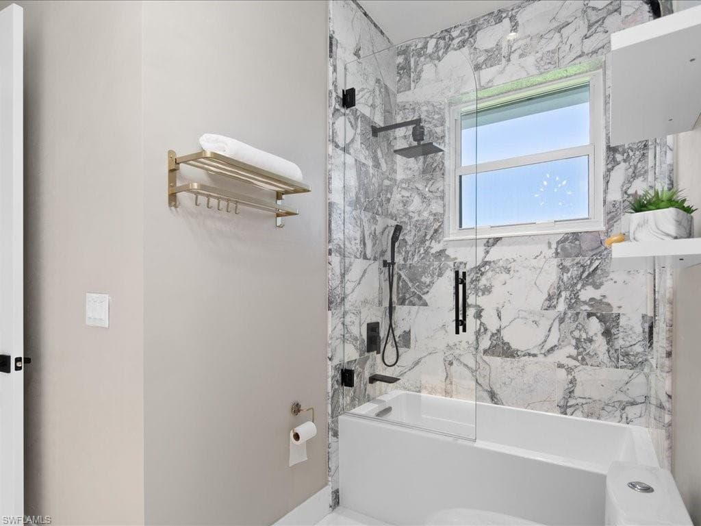 9129 The Ln, Naples, FL 34109-37