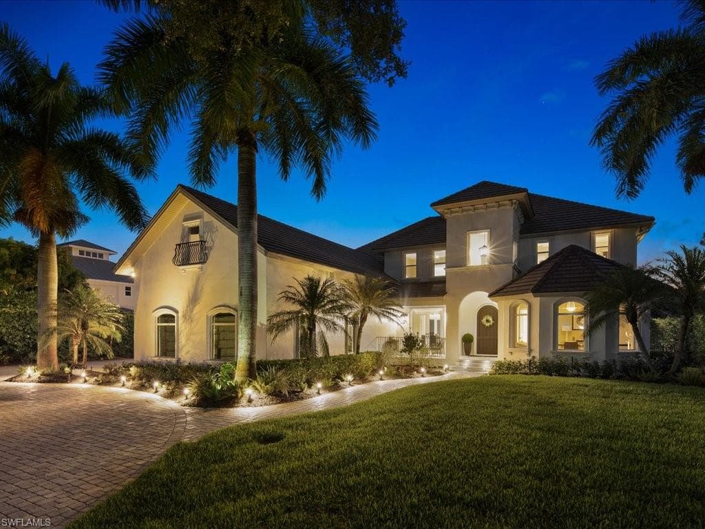 9129 The Ln, Naples, FL 34109-3