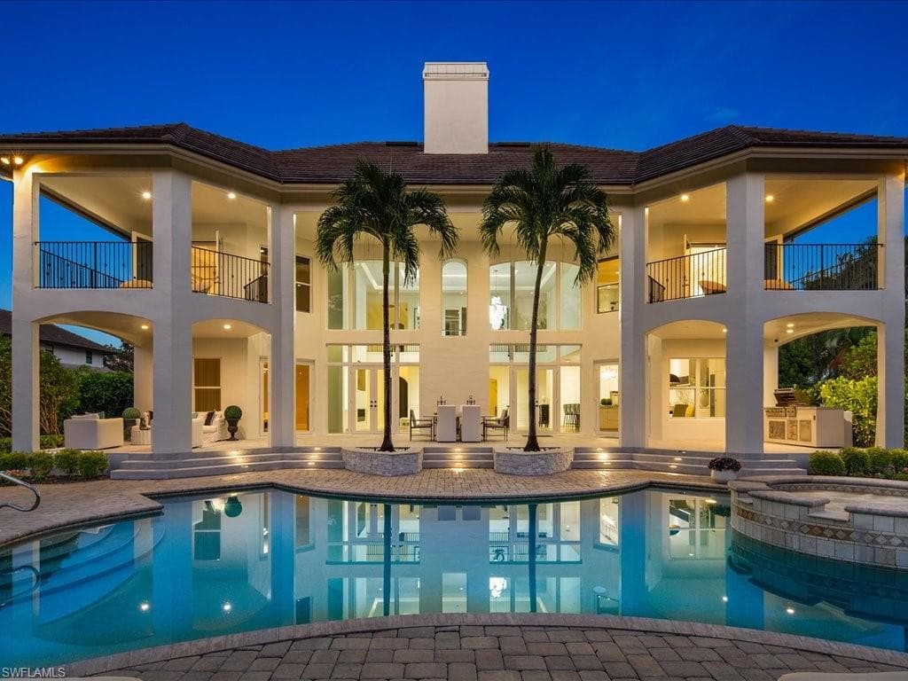 9129 The Ln, Naples, FL 34109-4