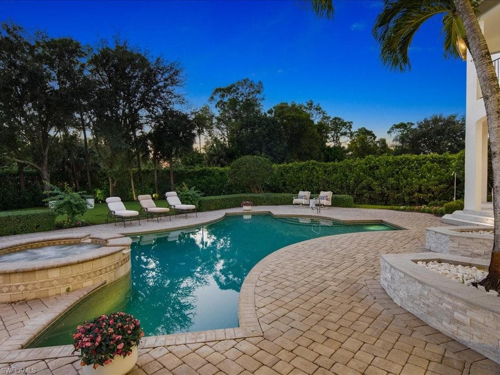 9129 The Ln, Naples, FL 34109-6