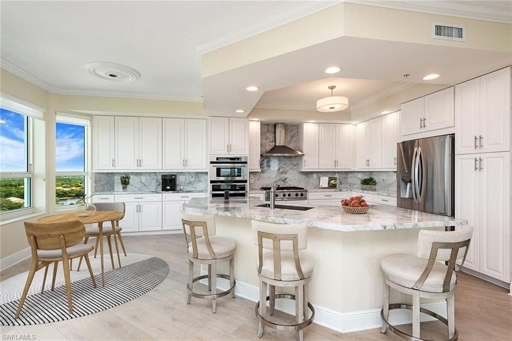 285 Grande Way 1606, Naples, FL 34110-11