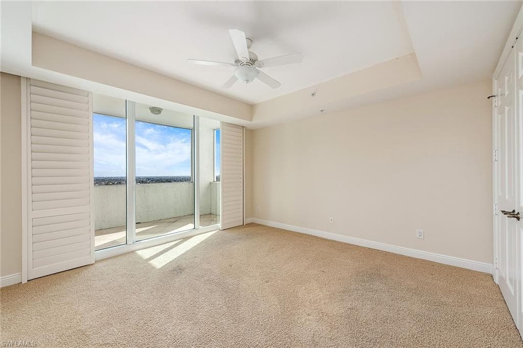 285 Grande Way 1606, Naples, FL 34110-15