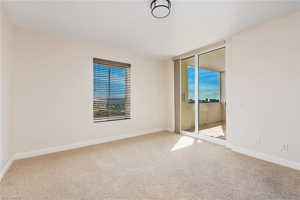 285 Grande Way 1606, Naples, FL 34110-17