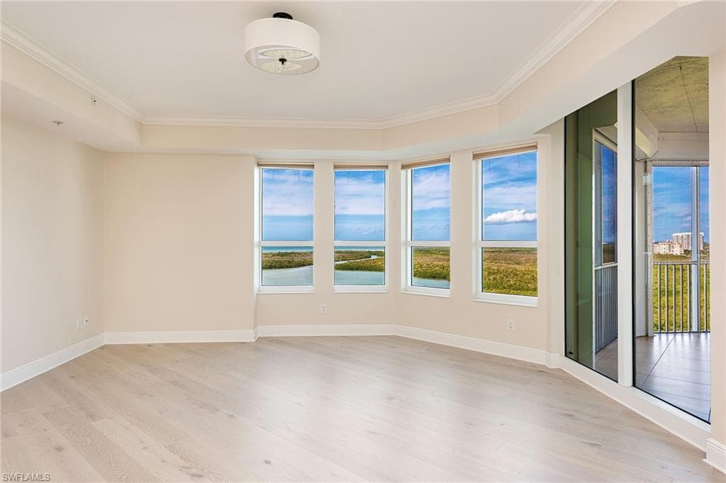 285 Grande Way 1606, Naples, FL 34110-4