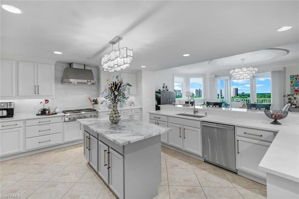265 Indies Way 503, Naples, FL 34110-9