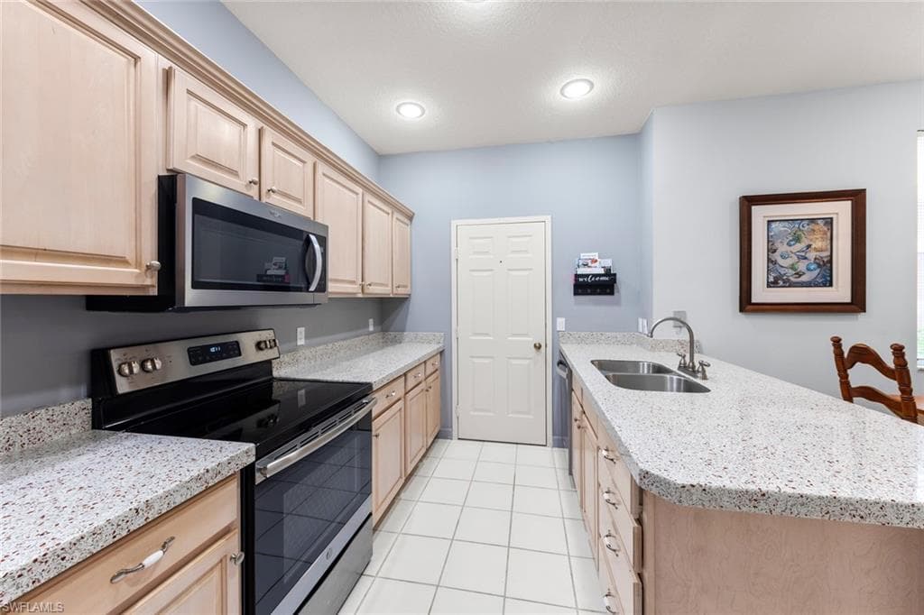 25200 Goldcrest Dr 512, Bonita Springs, FL 34134-18