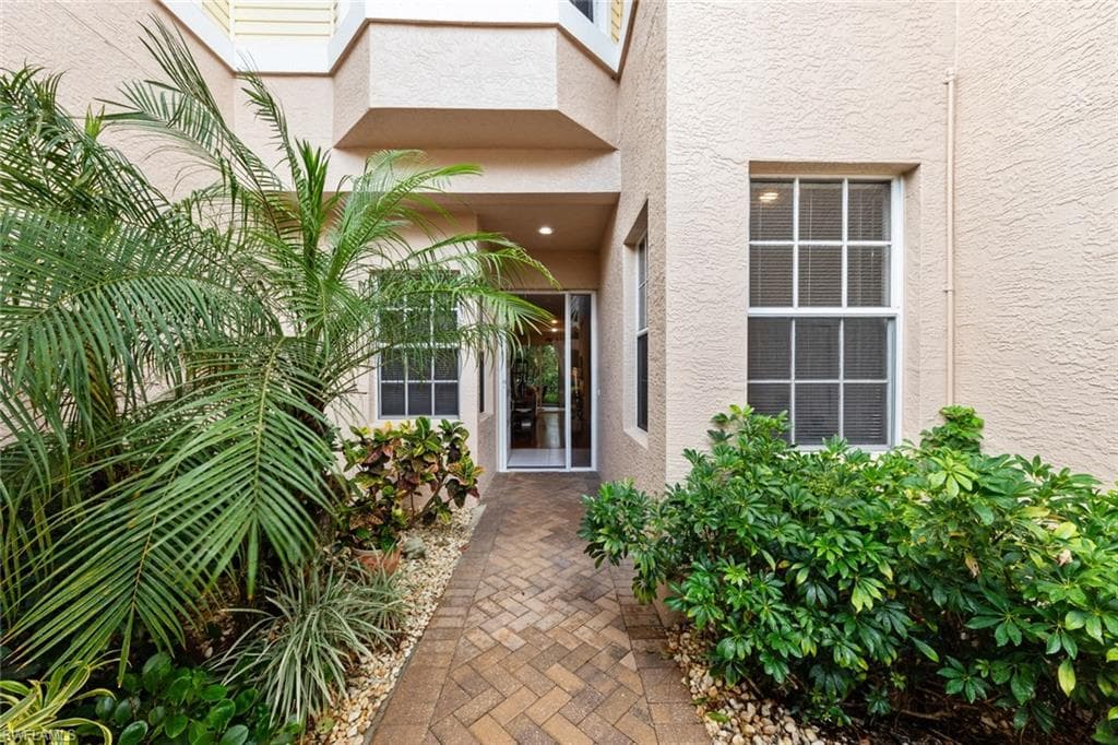 25200 Goldcrest Dr 512, Bonita Springs, FL 34134-25