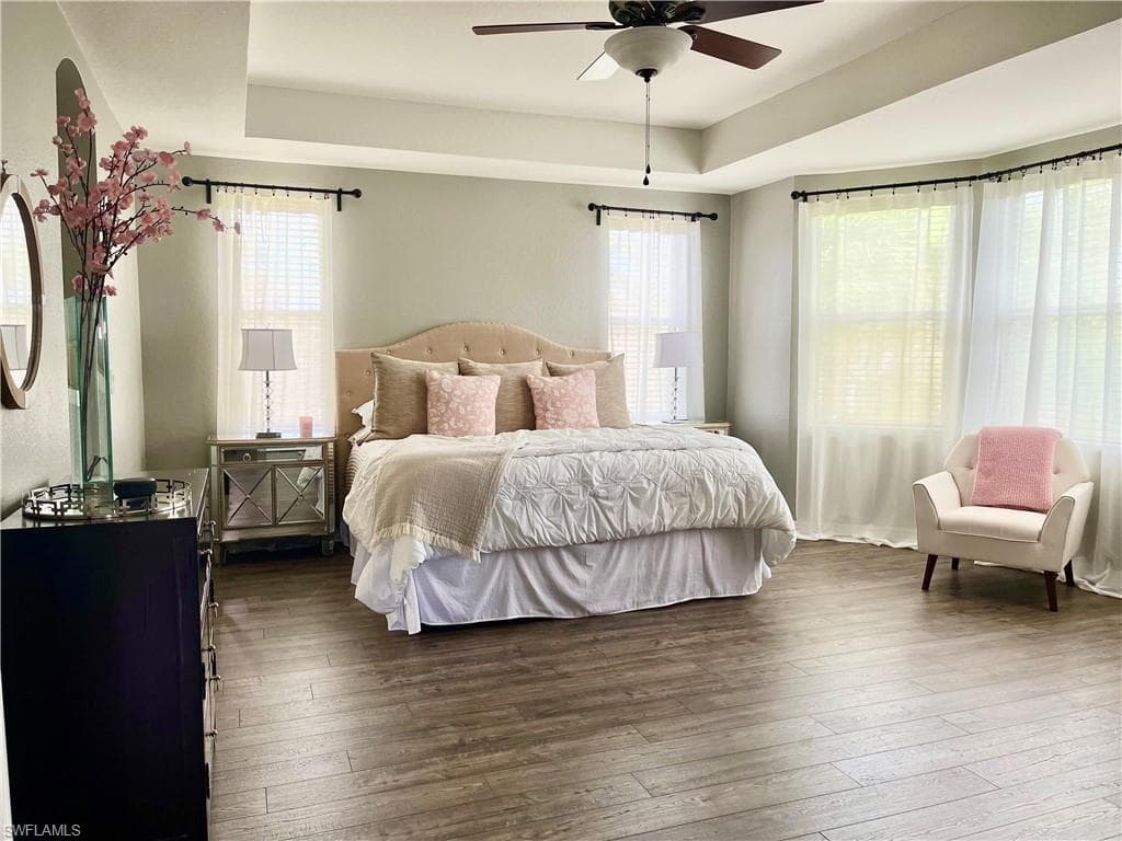 2004 Par Dr, Naples, FL 34120-9