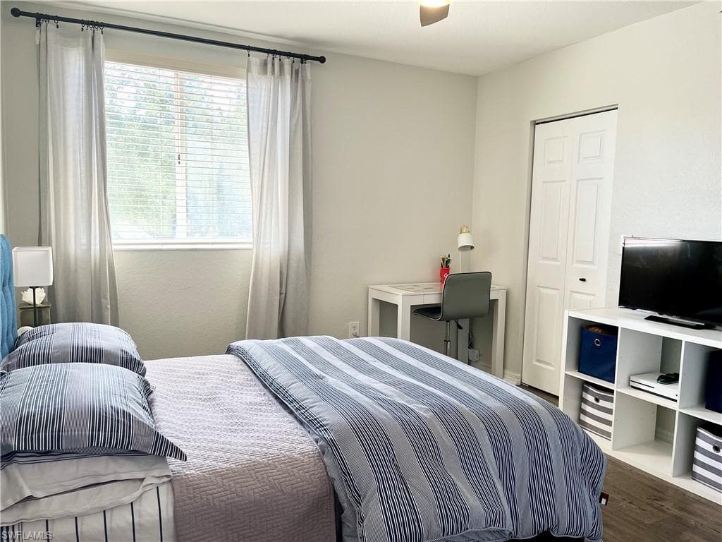 2004 Par Dr, Naples, FL 34120-11
