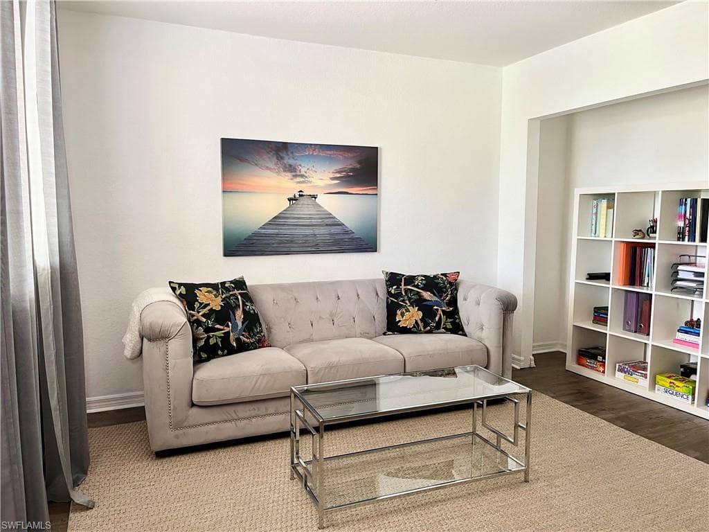2004 Par Dr, Naples, FL 34120-12