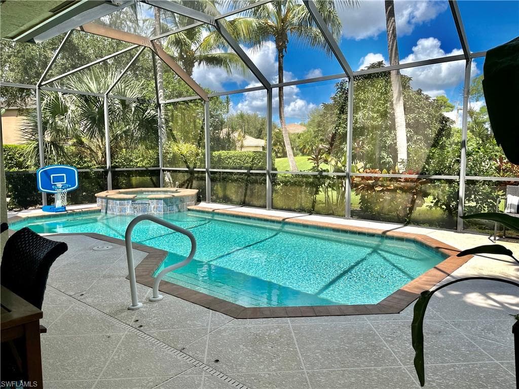 2004 Par Dr, Naples, FL 34120-14