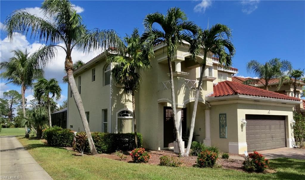 2004 Par Dr, Naples, FL 34120-1