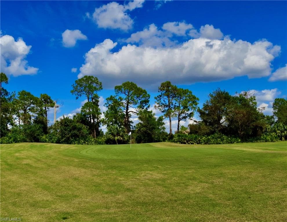2004 Par Dr, Naples, FL 34120-4
