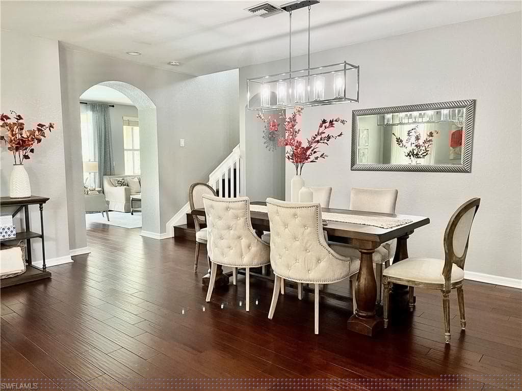 2004 Par Dr, Naples, FL 34120-7