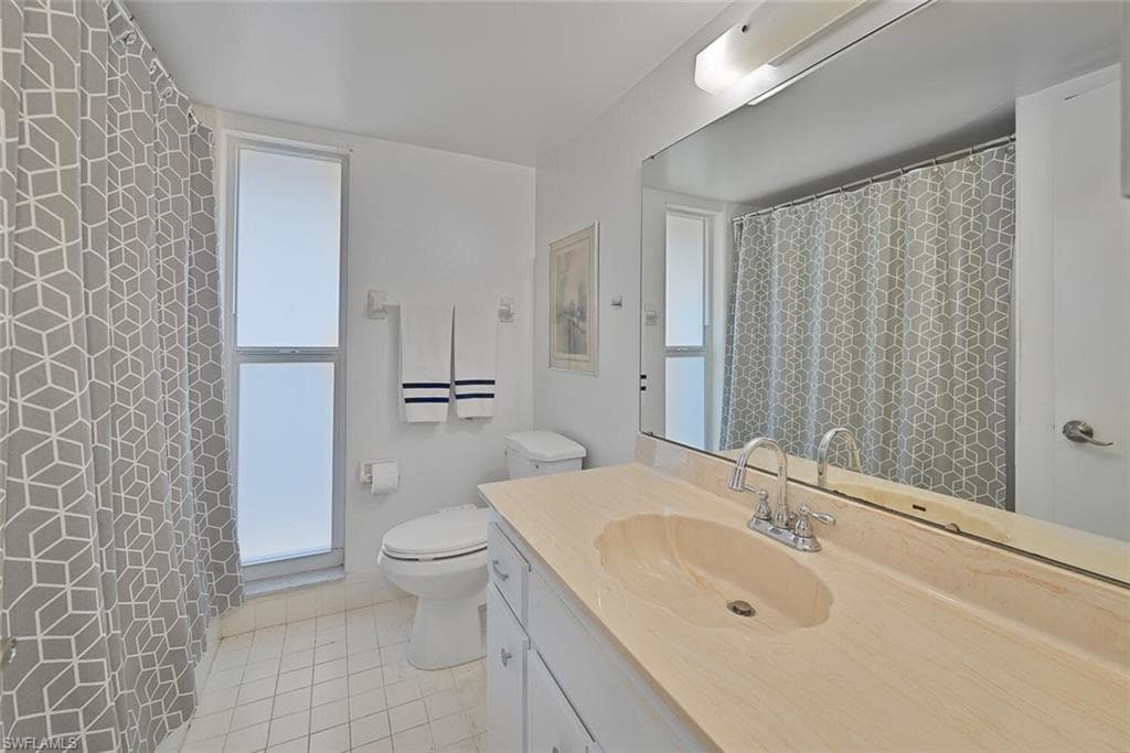 239 Palm Dr 239-2, Naples, FL 34112-10