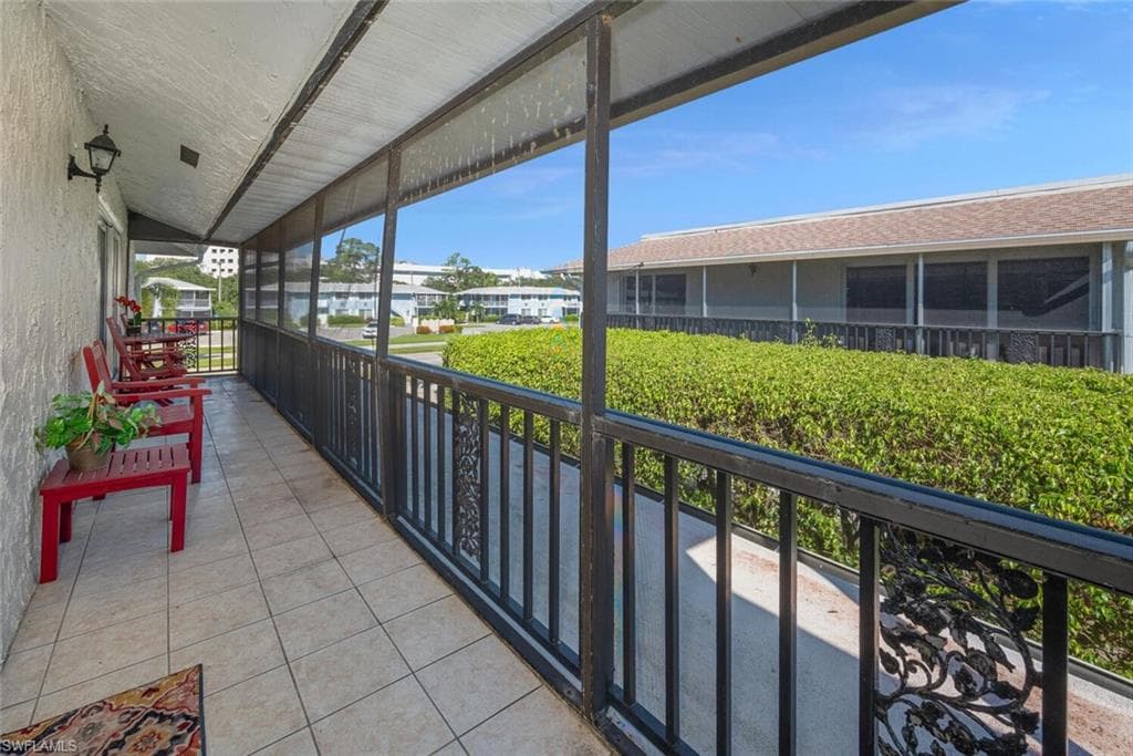 239 Palm Dr 239-2, Naples, FL 34112-12