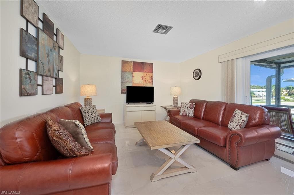 239 Palm Dr 239-2, Naples, FL 34112-2