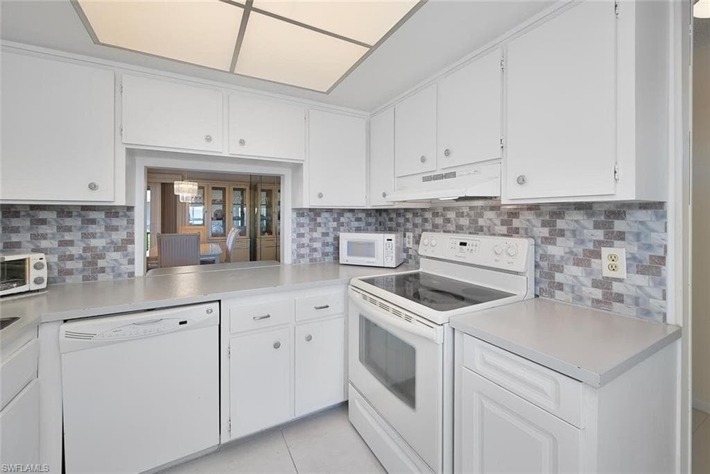 239 Palm Dr 239-2, Naples, FL 34112-5