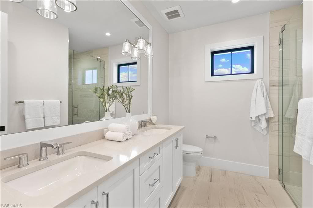1191 7th Ave N, Naples, FL 34102-39