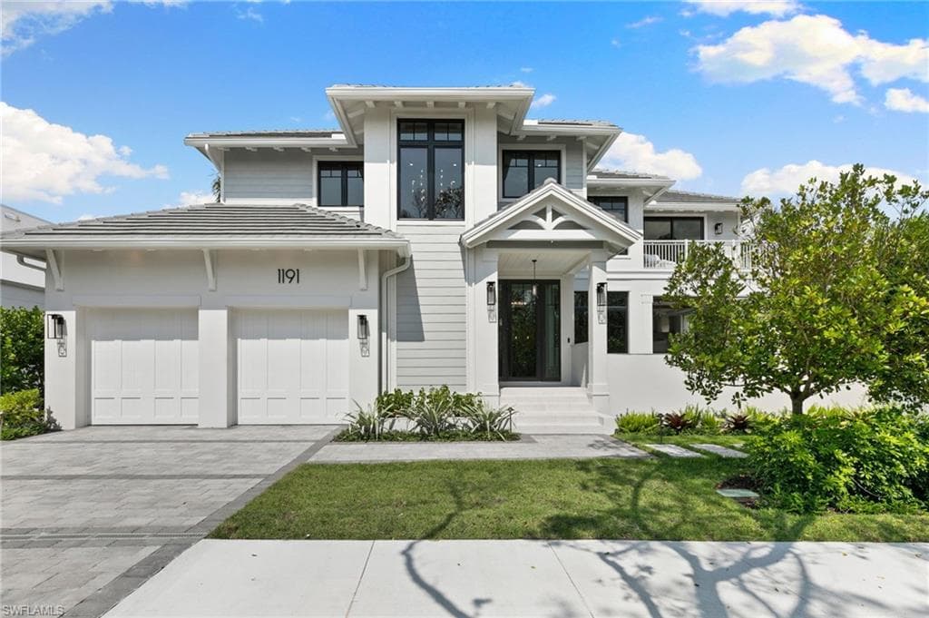 1191 7th Ave N, Naples, FL 34102-6