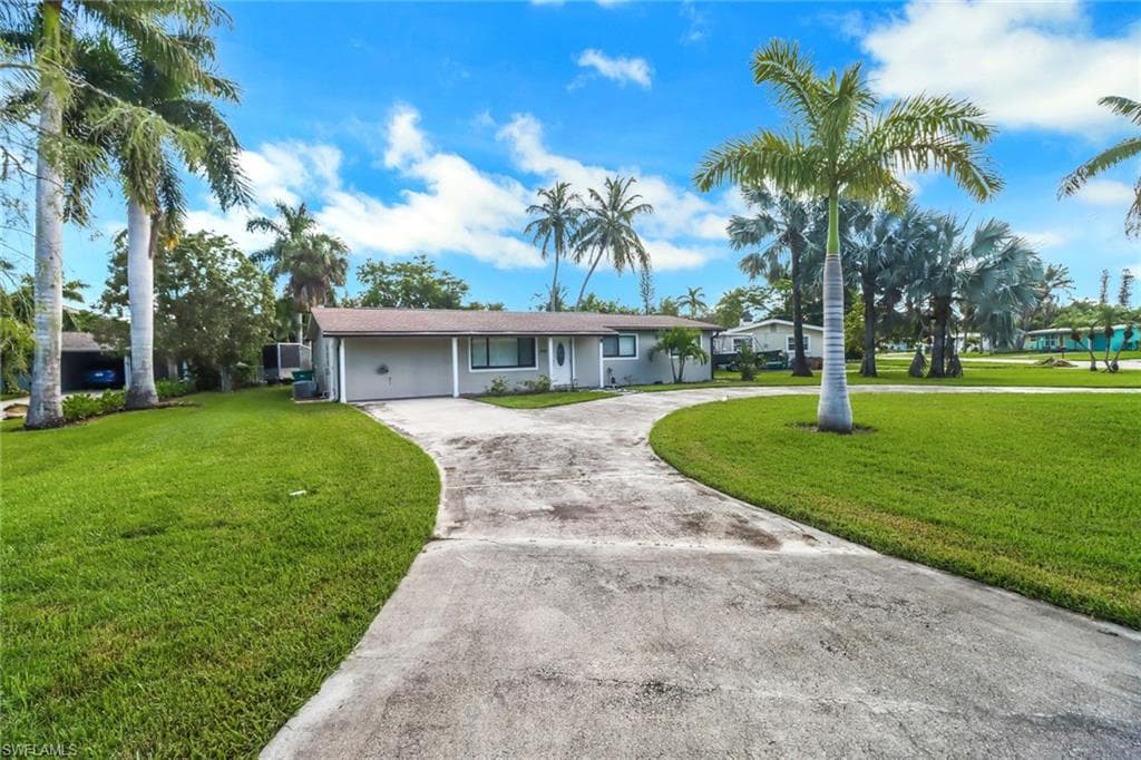 1185 Christopher Ct, Naples, FL 34104-14