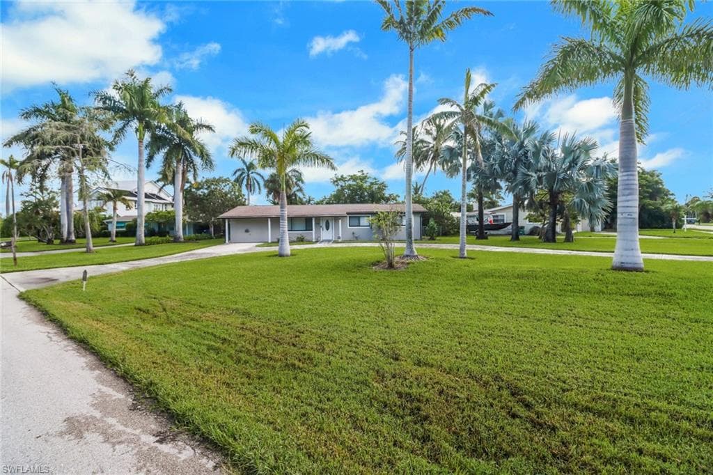 1185 Christopher Ct, Naples, FL 34104-15